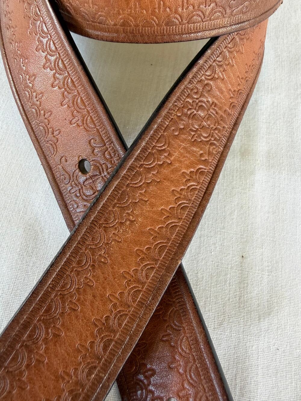 American Eagle Outfitters Genuine Brown Leather Belt M Embossed Floral Western